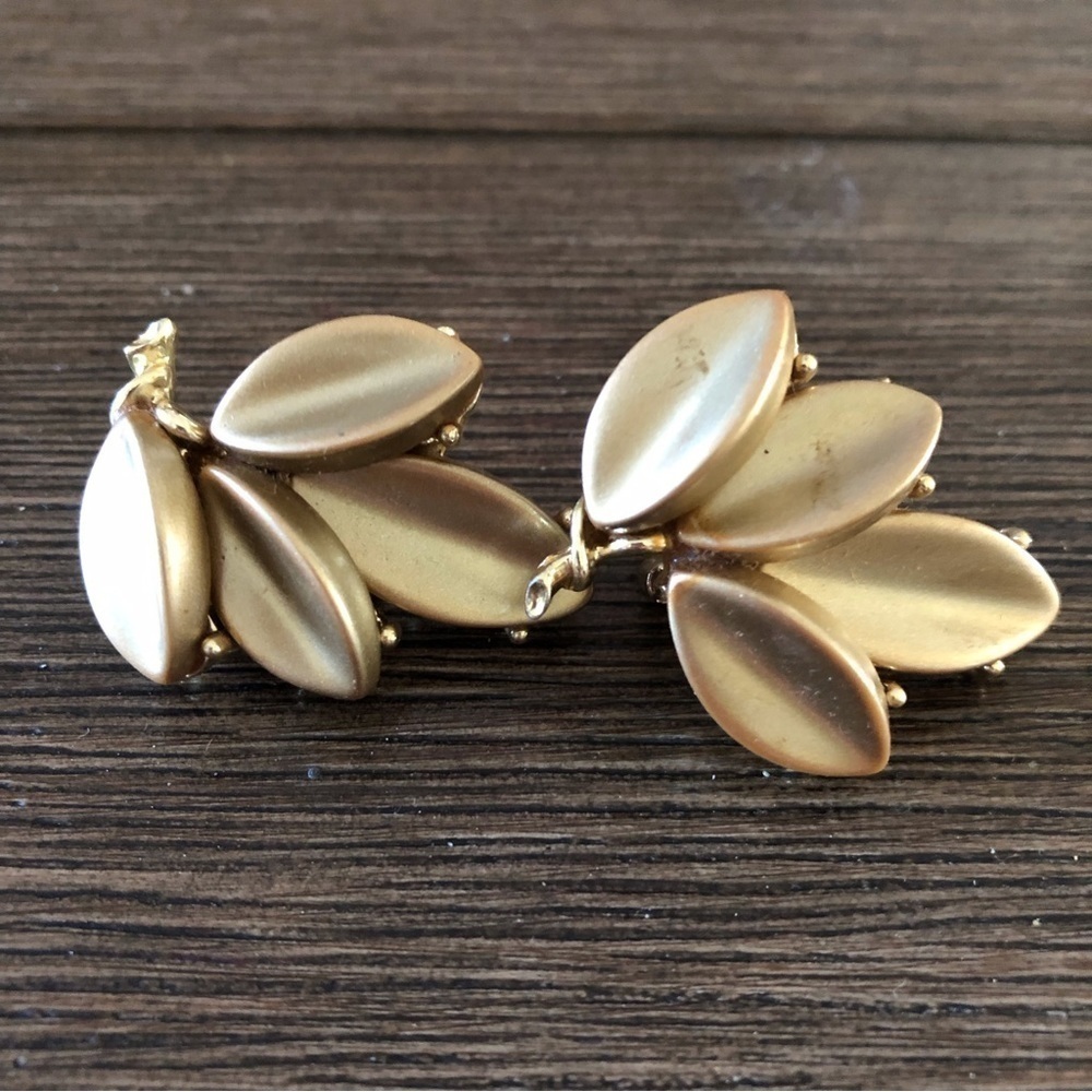 Vintage Mid-Century gold leaf clip-on earrings